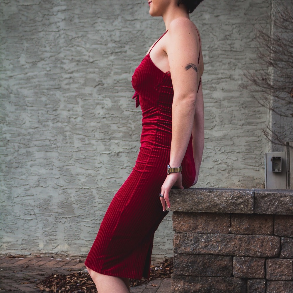 Skylar + Madison Ribbed Velvet Midriff Cutout Midi Dress - Picture 5 of 6